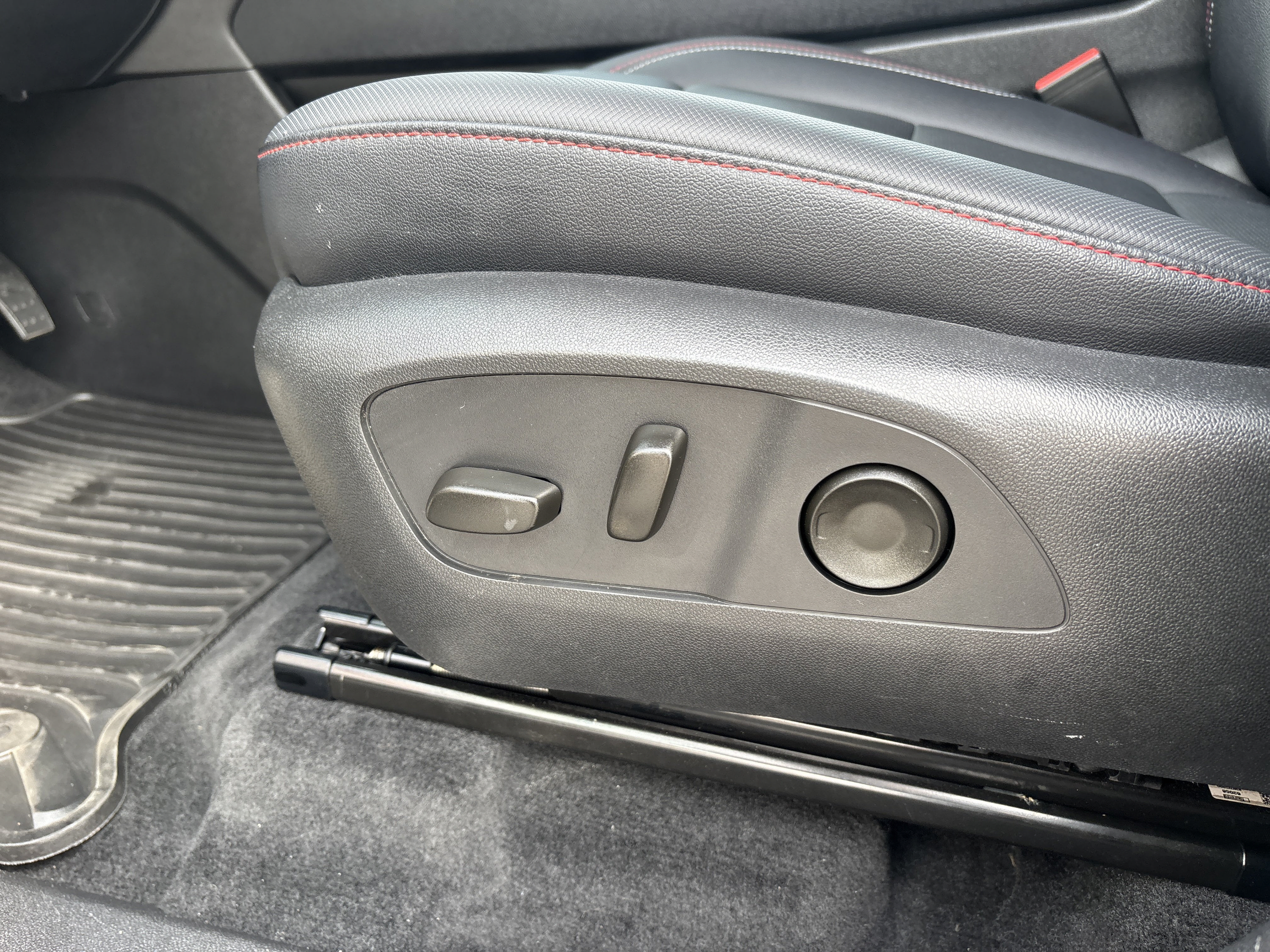 Used 2025 Chevrolet Traverse Z71 AWD/4WD image 11