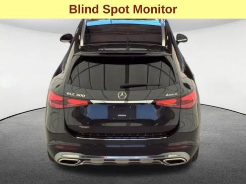 Used 2025 Mercedes-Benz GLC 300 4MATIC image 7