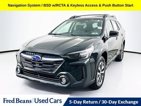 Used 2023 Subaru Outback Premium AWD/4WD image 4