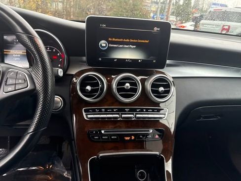 Used 2019 Mercedes-Benz GLC 350e 4MATIC image 21