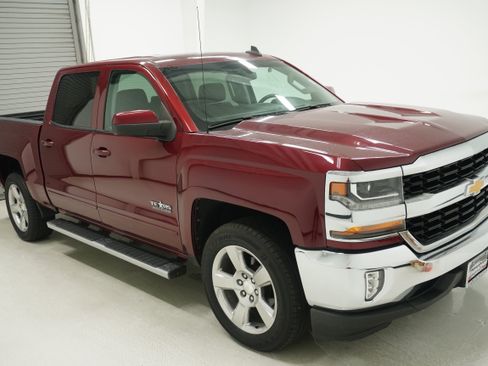 Used 2017 Chevrolet Silverado 1500 LT w/ Texas Edition RWD image 3