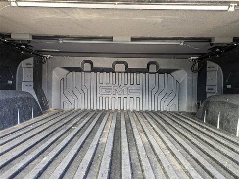 Used 2024 GMC Sierra 1500 AT4 w/ Technology Package image 6