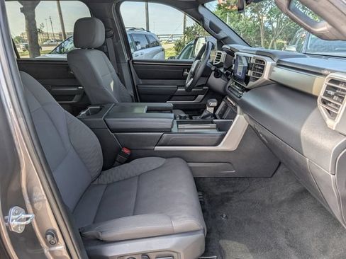 Used 2025 Toyota Sequoia SR5 AWD/4WD image 34