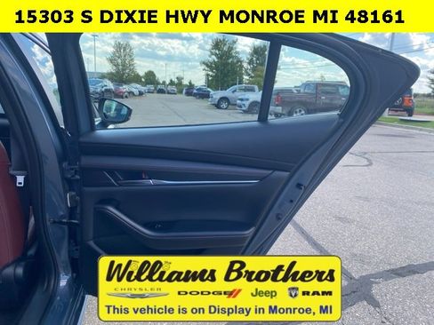 Used 2024 MAZDA MAZDA3 s image 27