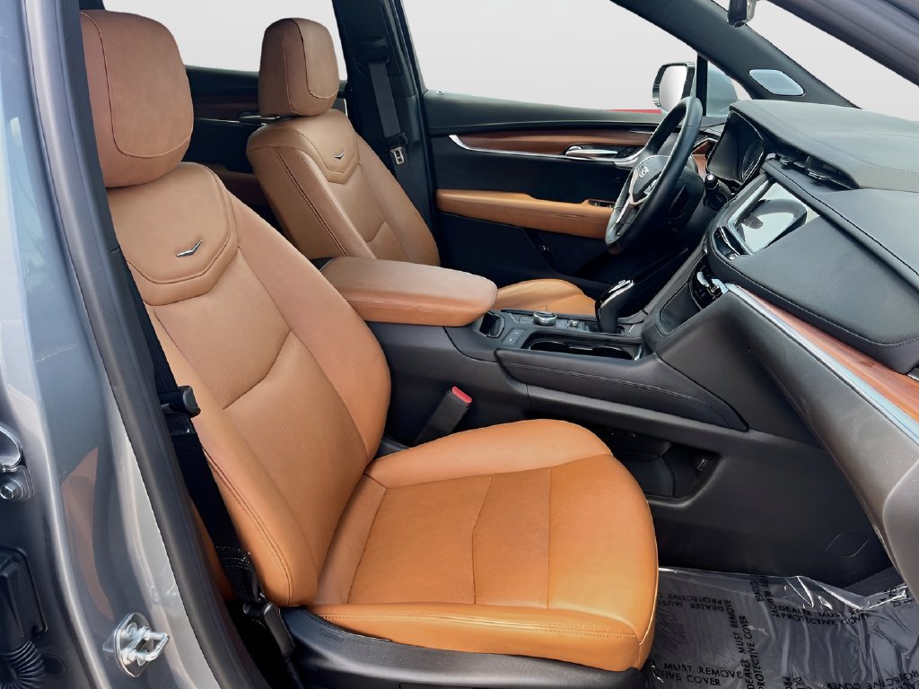Used 2025 Cadillac XT5 Premium Luxury w/ Technology Package FWD image 30