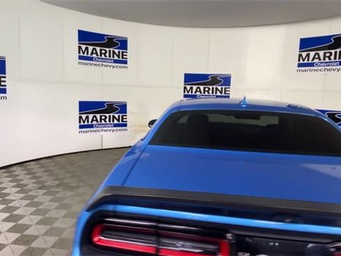 Used 2019 Dodge Challenger SRT Hellcat Redeye image 9