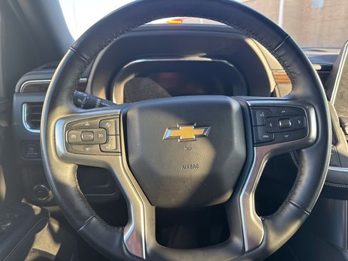 Used 2023 Chevrolet Suburban Premier image 11