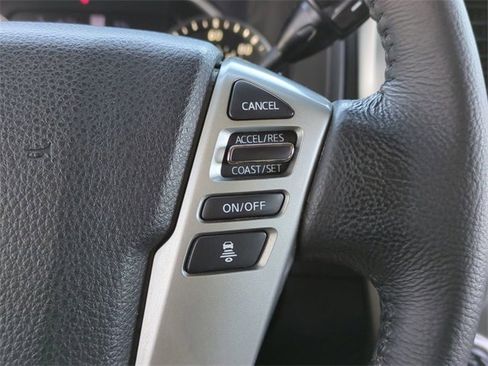 Used 2021 Nissan Titan SV w/ SV Convenience Package image 26
