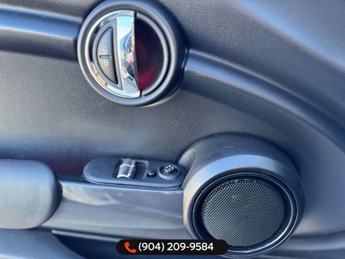 Used 2019 MINI Cooper 2-Door Hardtop w/ Signature Upholstery Package image 13