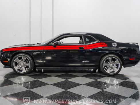 Used 2012 Dodge Challenger R/T image 2