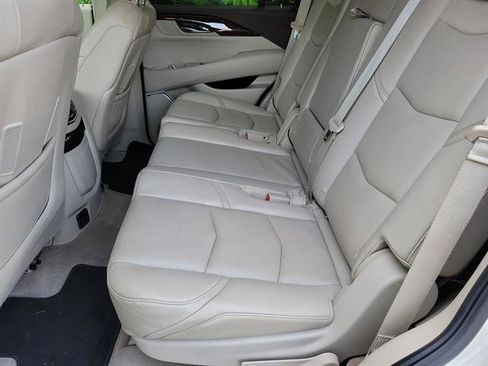 Used 2015 Cadillac Escalade Premium image 9