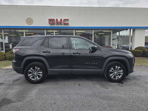 Used 2025 Chevrolet Equinox LT image 2