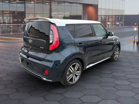 Used 2018 Kia Soul + image 10