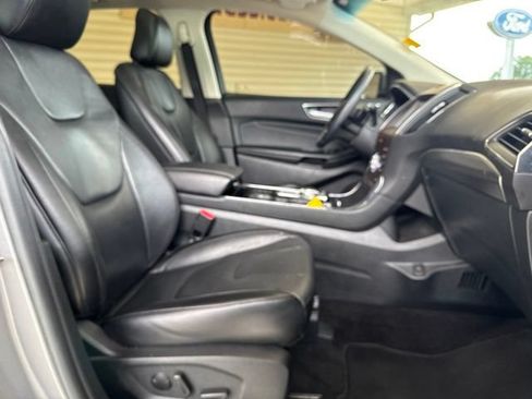 Used 2020 Ford Edge Titanium AWD/4WD image 25
