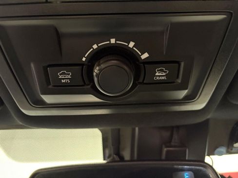 Used 2018 Toyota Tacoma TRD Off-Road w/ Technology Package image 31