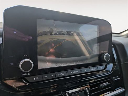 Certified 2024 Nissan Pathfinder SV image 21