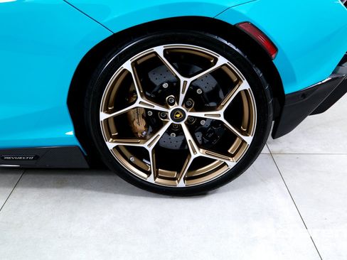 Used 2025 Lamborghini Revuelto AWD/4WD image 31