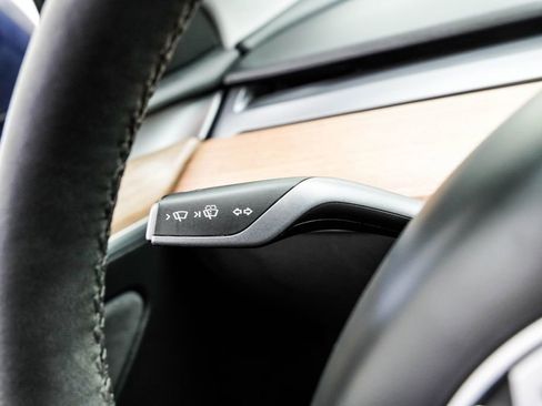 Used 2023 Tesla Model Y Performance AWD/4WD image 34