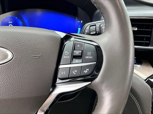 Used 2024 Ford Explorer Platinum w/ Technology Package AWD/4WD image 19