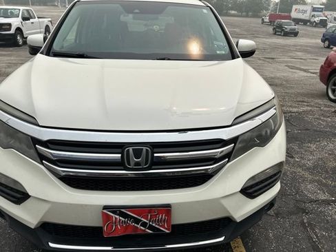 Used 2017 Honda Pilot Touring image 6