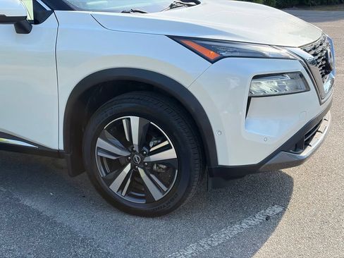 Certified 2023 Nissan Rogue SL w/ SL Premium Package FWD image 8