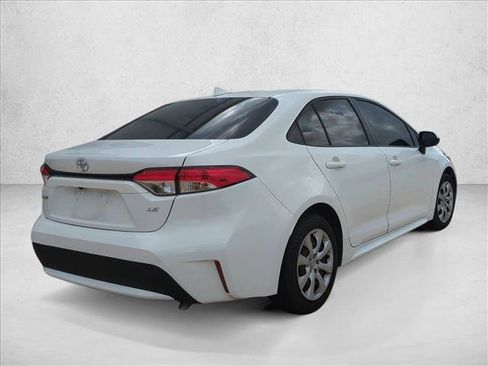 Used 2020 Toyota Corolla LE image 6