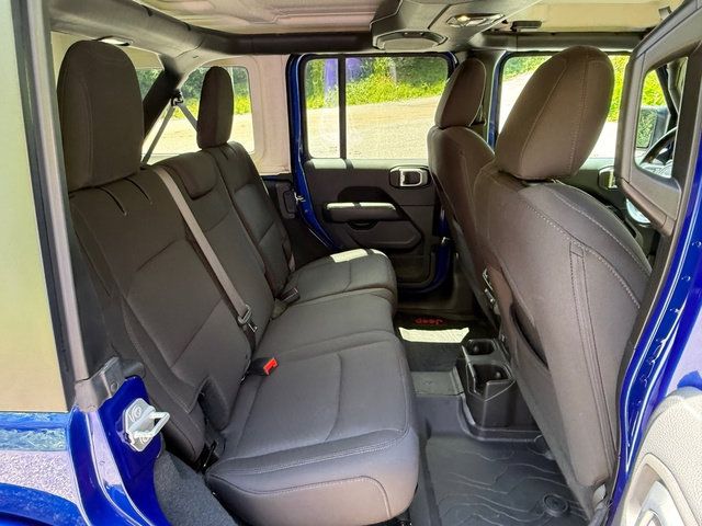 Used 2019 Jeep Wrangler Unlimited Sahara w/ LED Lighting Group AWD/4WD image 16