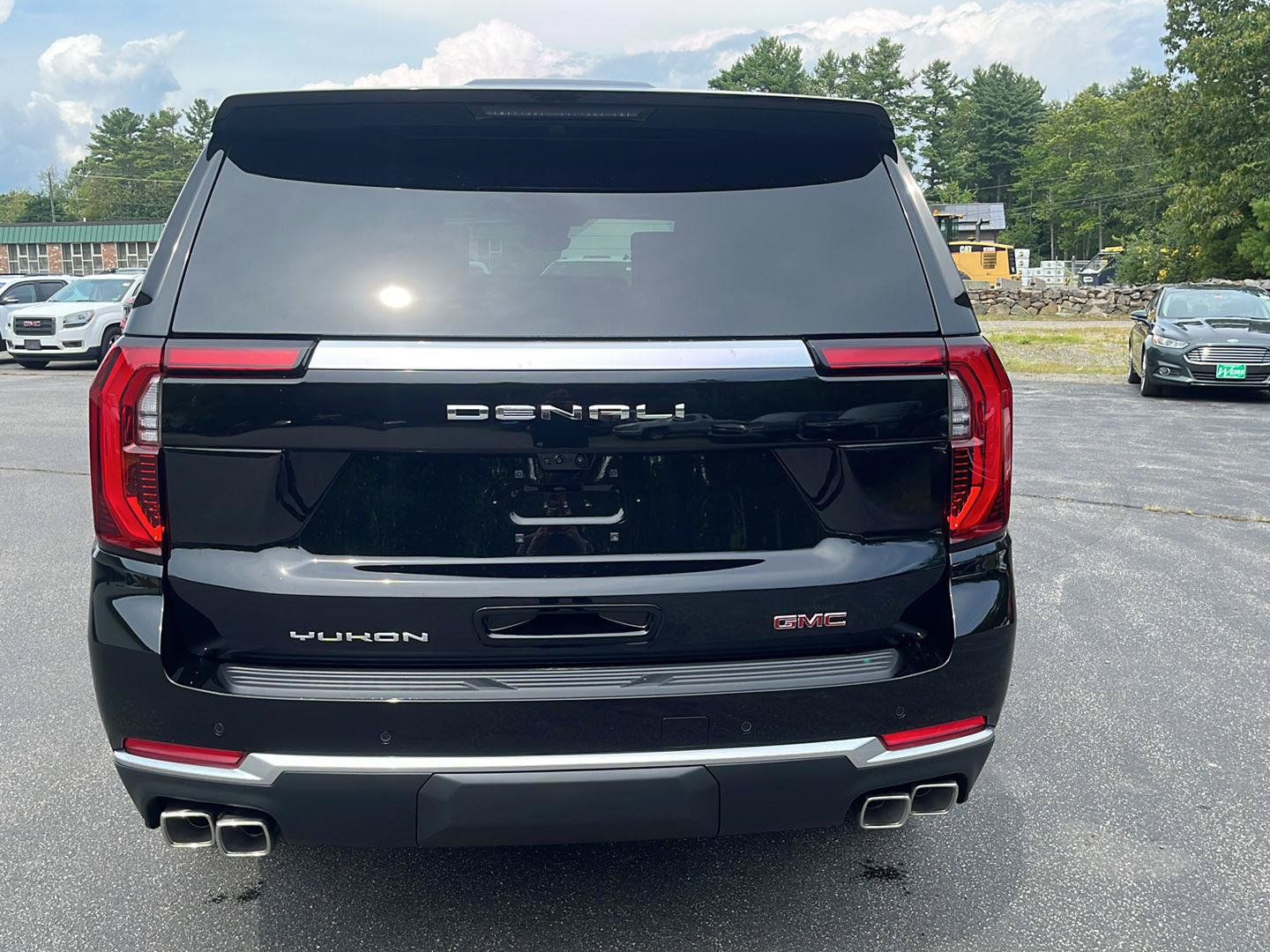 New 2026 GMC Yukon Denali w/ Denali Reserve Package AWD/4WD image 4