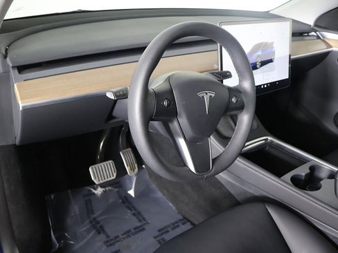 Used 2023 Tesla Model Y Long Range image 21