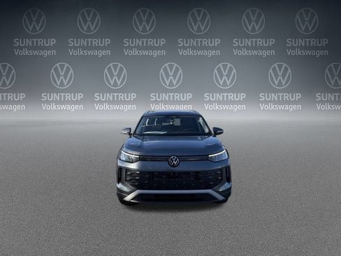 Used 2026 Volkswagen Tiguan SE AWD/4WD image 8