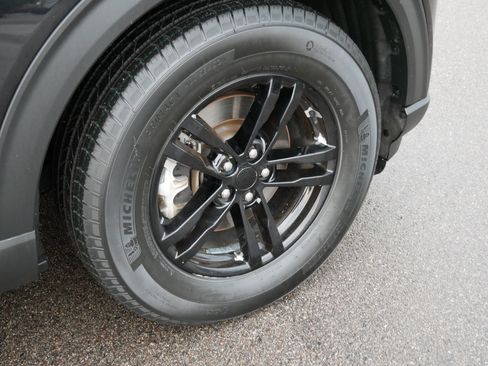 Used 2020 Ford Explorer XLT w/ Comfort Package AWD/4WD image 15