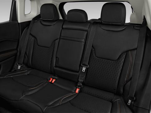 Used 2019 Jeep Compass Latitude w/ Popular Equipment Group image 11