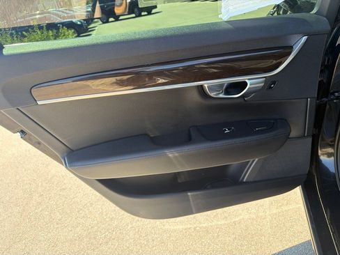 Used 2018 Volvo S90 T5 Momentum w/ Convenience Package FWD image 16