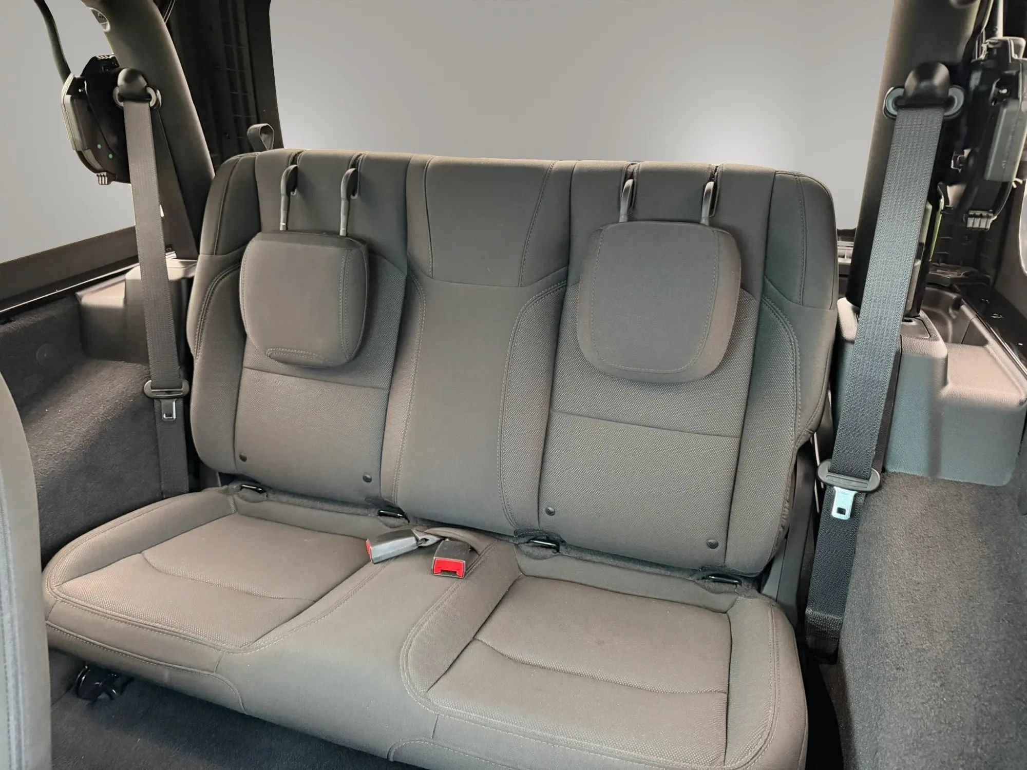 Used 2020 Jeep Wrangler Sport AWD/4WD image 34