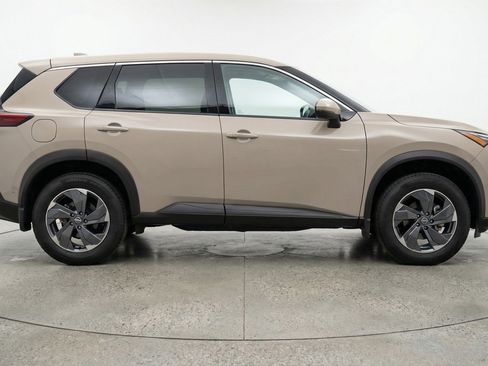 Used 2025 Nissan Rogue SV FWD image 11
