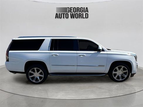 Used 2016 Cadillac Escalade ESV Luxury image 6