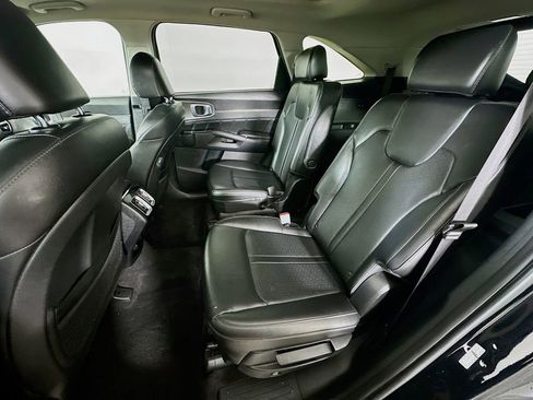 Certified 2022 Kia Sorento SX AWD/4WD image 32