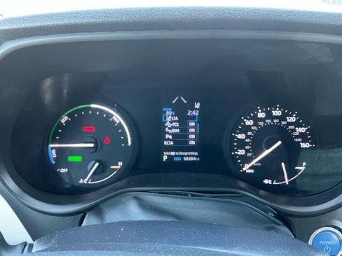 Used 2024 Toyota Sienna XLE FWD image 19
