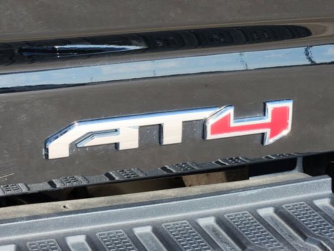 Used 2024 GMC Sierra 2500 AT4 w/ Technology Package AWD/4WD image 13
