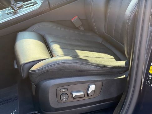 Used 2022 BMW X7 xDrive40i w/ Premium Package image 19