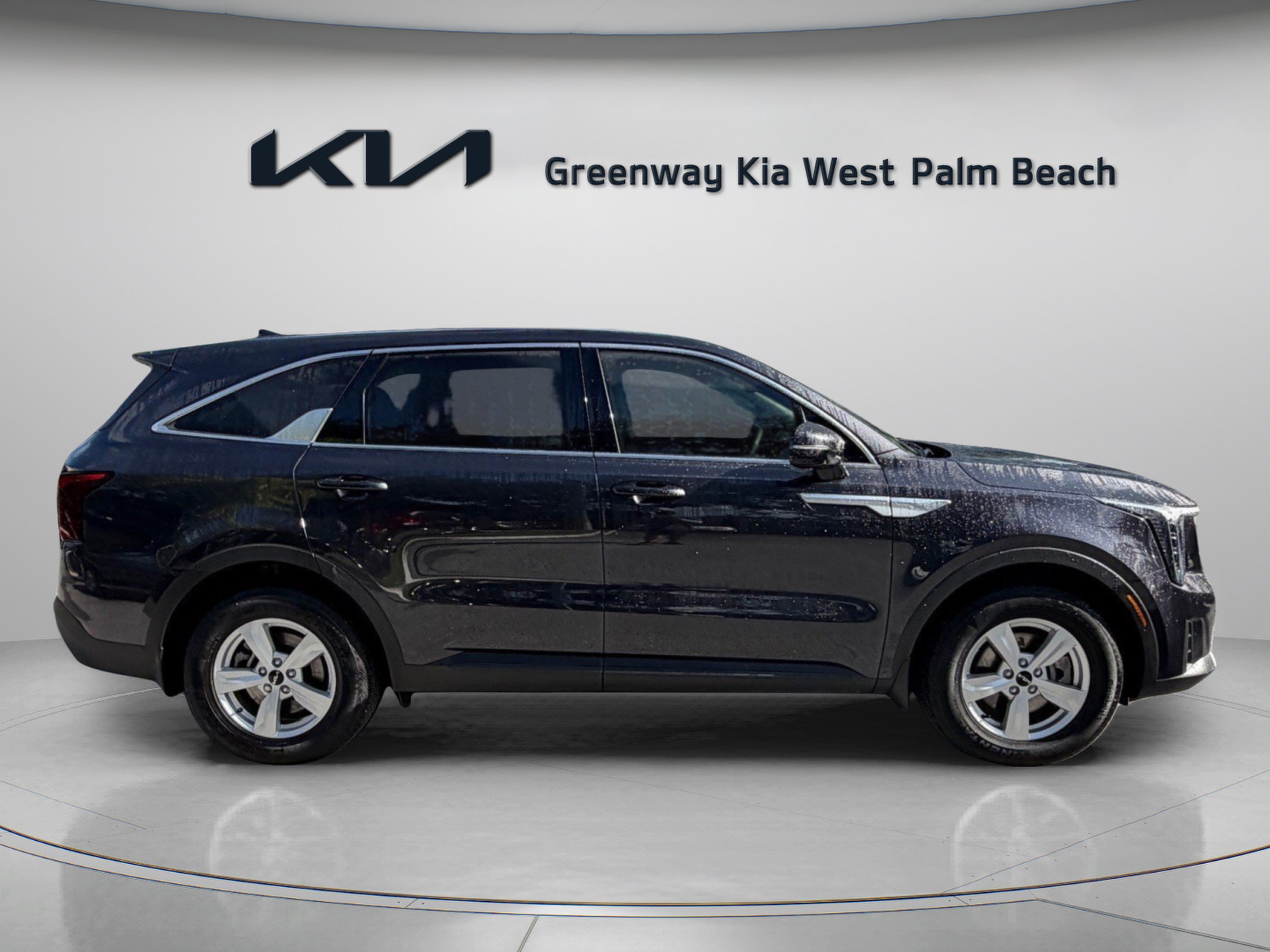 Certified 2026 Kia Sorento LX FWD image 9