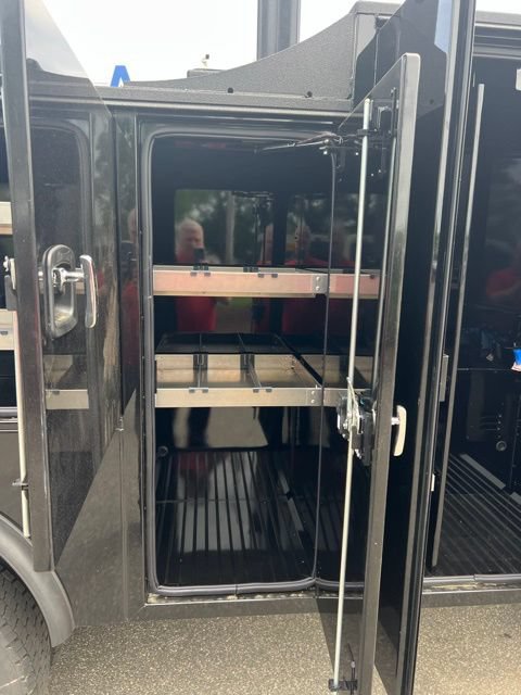 New 2026 Ford F550 4x4 Supercab Super Duty w/ XLT Value Package image 22