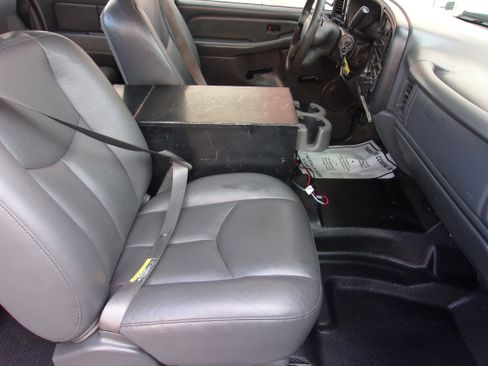 Used 2007 Chevrolet Silverado 1500 W/T w/ Light Duty Power Package image 29