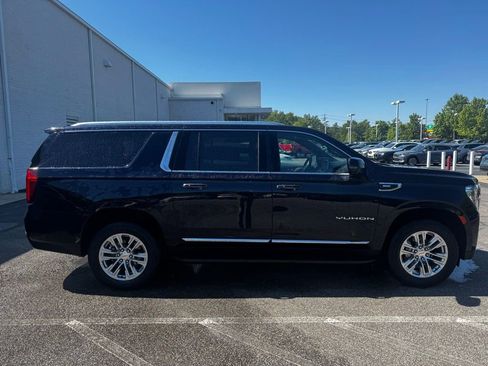 Used 2023 GMC Yukon XL SLT w/ SLT Luxury Package AWD/4WD image 6