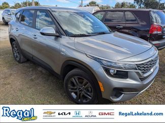Used 2023 Kia Seltos LX video 1