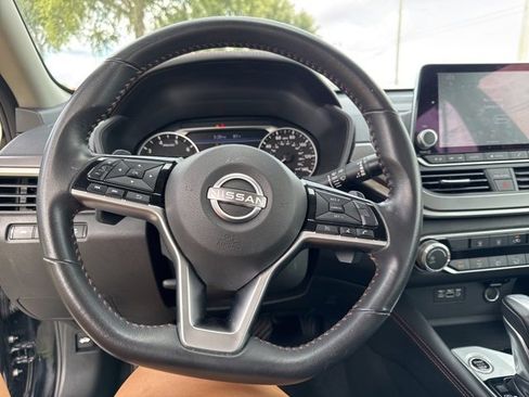 Used 2024 Nissan Altima 2.5 SR image 30