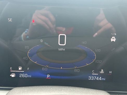 Certified 2025 Chevrolet Trax LT FWD image 22