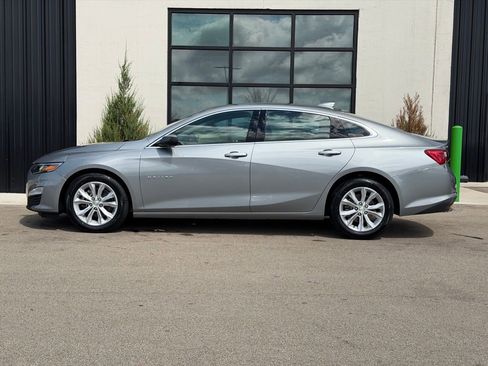 Used 2024 Chevrolet Malibu LT image 2