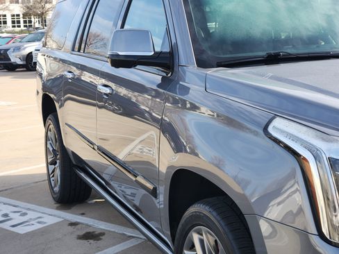 Used 2020 Cadillac Escalade ESV Premium Luxury image 8