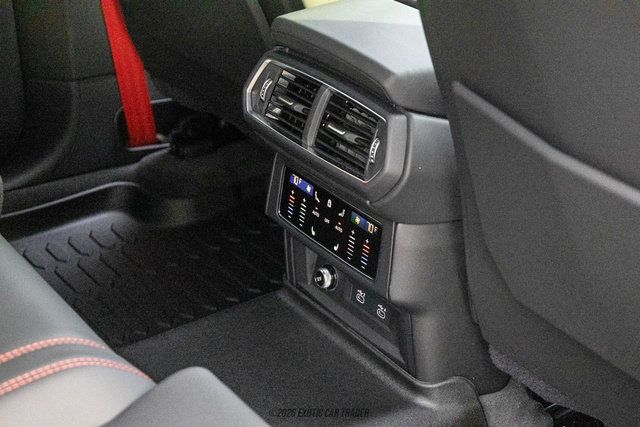 Used 2024 Lamborghini Urus S AWD/4WD image 42